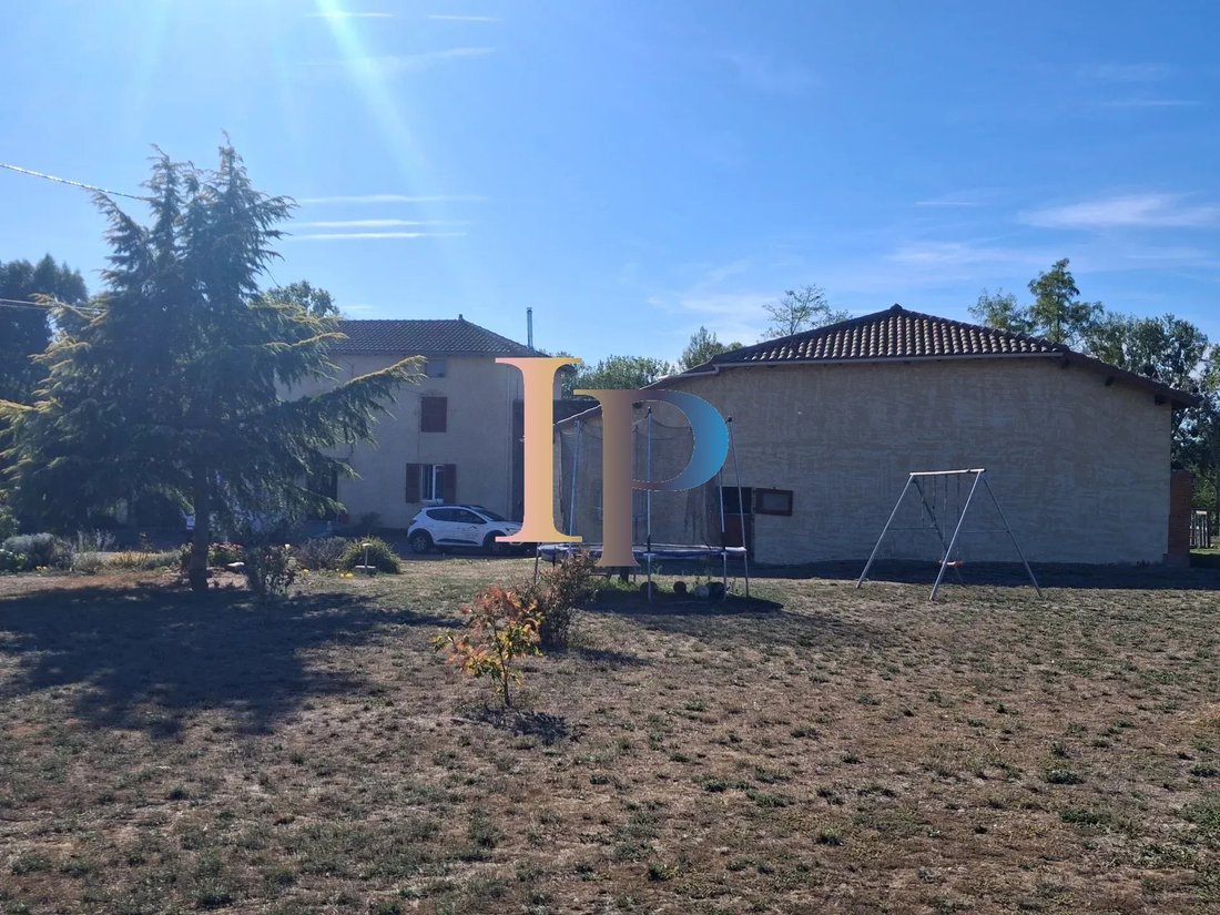 Haus in Pouilly-sous-Charlieu, Auvergne-Rhone-Alpen, Frankreich 1 - 19044447
