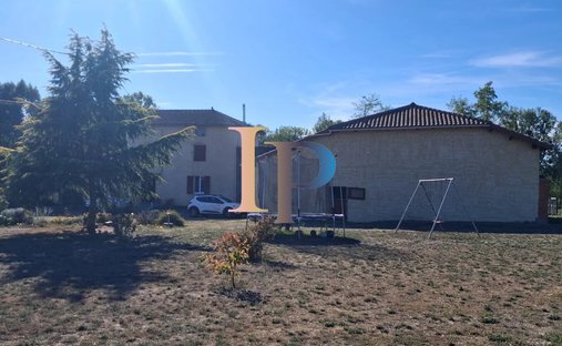 Haus in Pouilly-sous-Charlieu, Auvergne-Rhone-Alpen, Frankreich 1