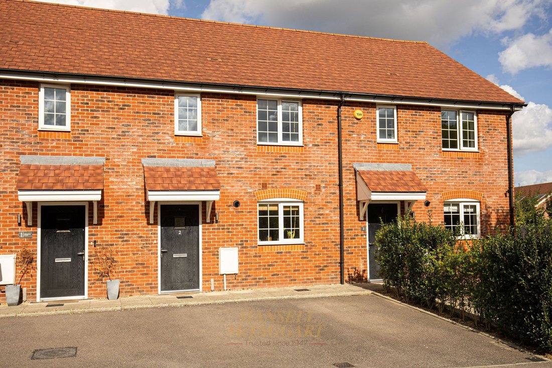 House in Crawley, England 1 - 19044502