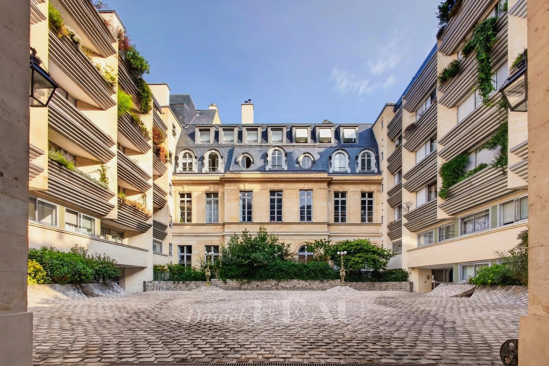 Apartment in Saint Thomas d'Aquin, Paris 7e Arrondissement, Paris 1 - 19044331