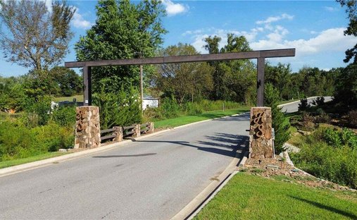 Land in Highfill, Arkansas, United States 1