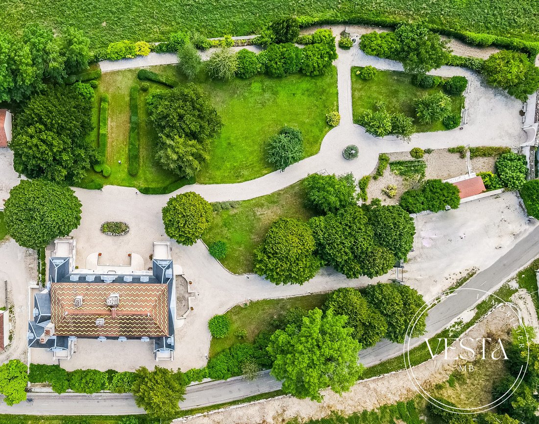 Castello a Gemeaux, Borgogna-Franca Contea, Francia 2 - 17137116