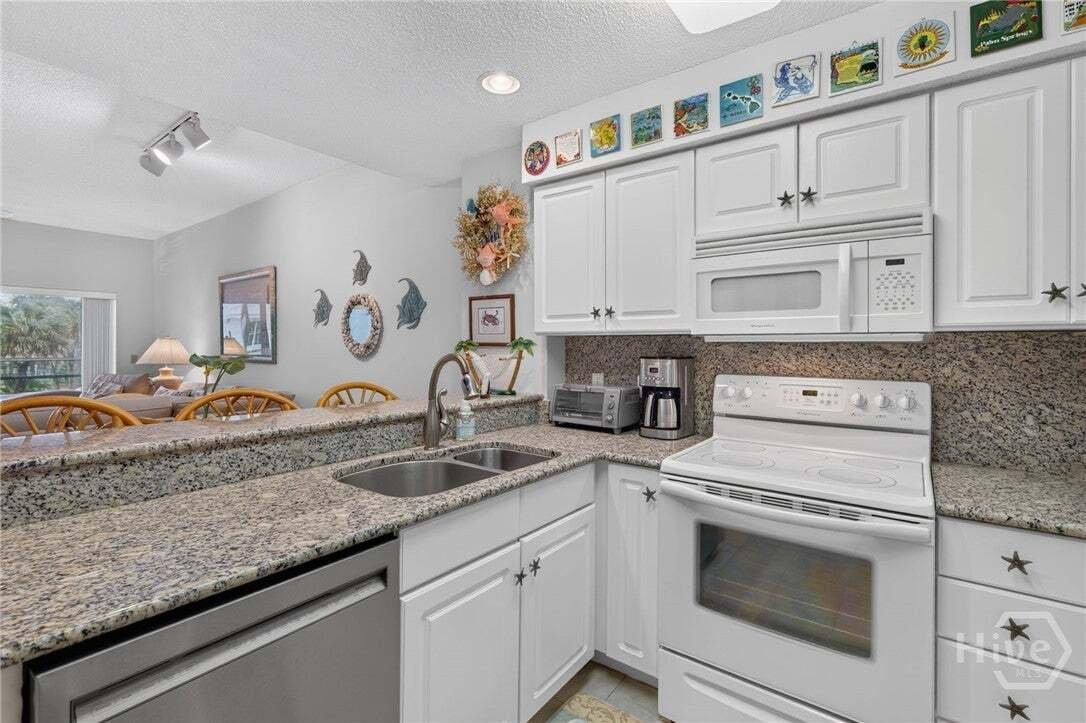 Condo in Tybee Island, Georgia, United States 2 - 19048587