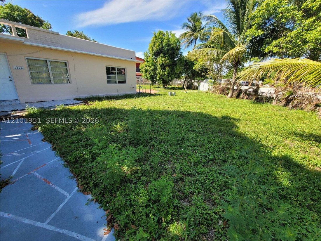 House in Hialeah, Florida, United States 5 - 19046074