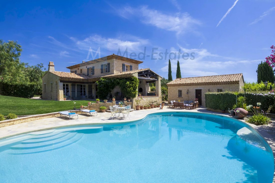 House in Le Plan-de-la-Tour, Provence-Alpes-Côte d'Azur, France 1 - 19049004