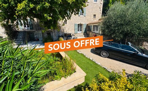Maison à Orgon, Provence-Alpes-Côte d'Azur, France 1