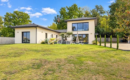 Haus in Agnin, Auvergne-Rhone-Alpen, Frankreich 1