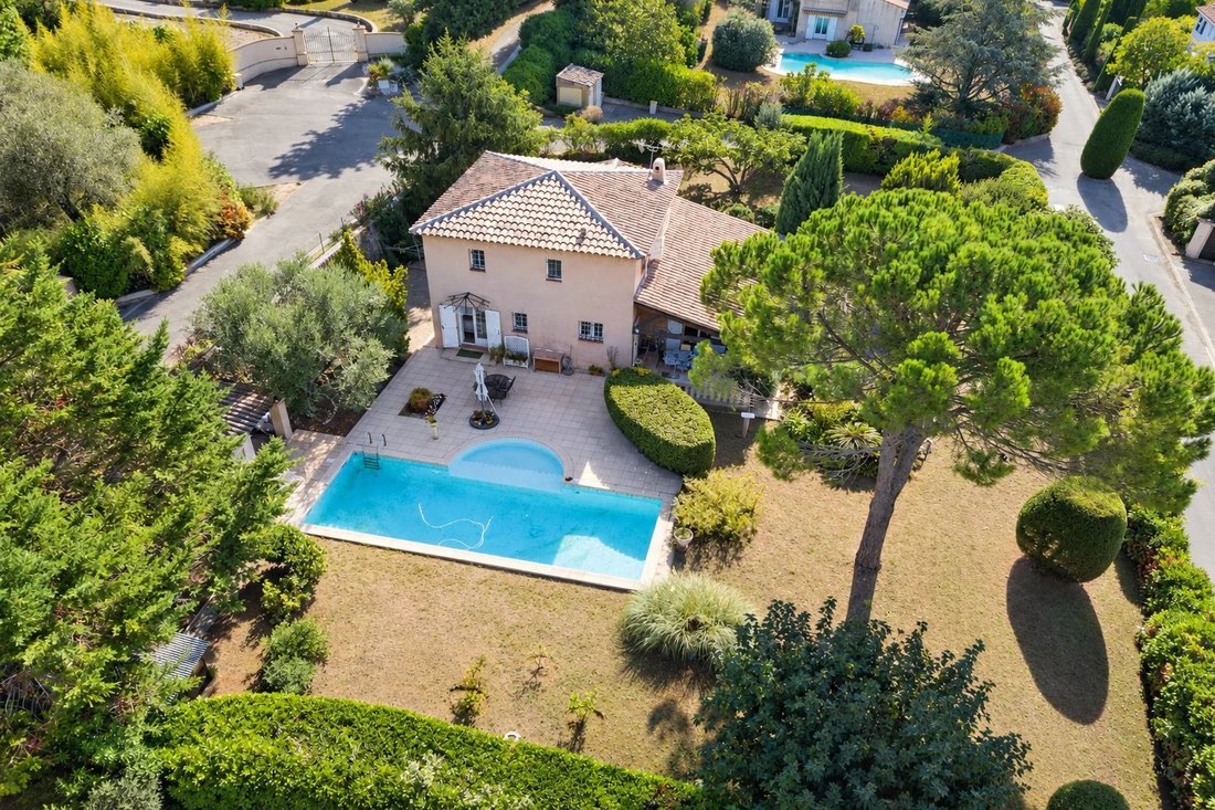 Villa à Opio, Provence-Alpes-Côte d'Azur, France 1 - 19047157