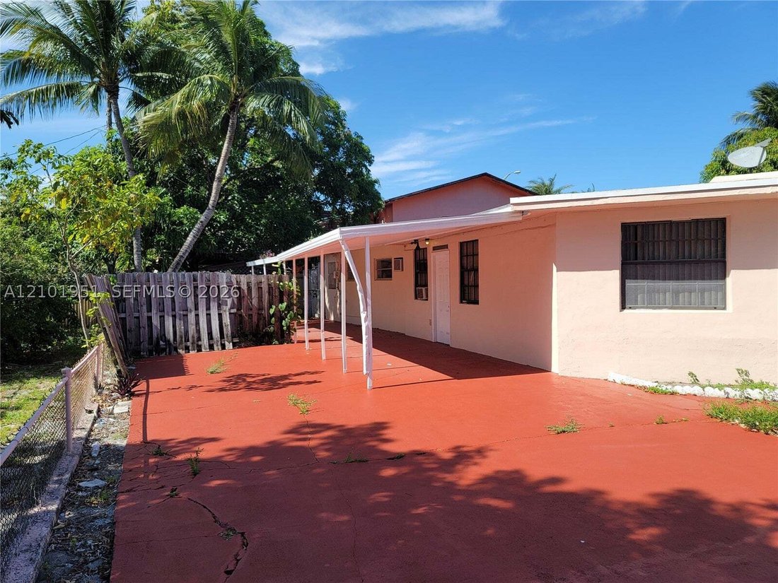 House in Hialeah, Florida, United States 2 - 19046074