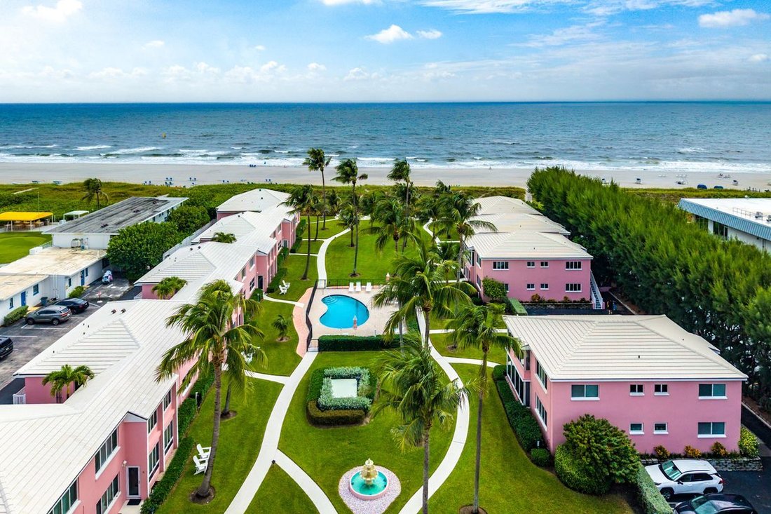Co Op in Delray Beach, Florida, United States 3 - 19045283