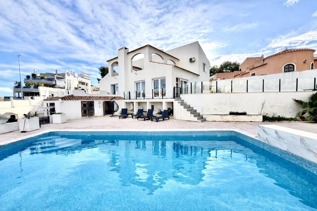 Villa in Orihuela, Valencian Community, Spain 1 - 19047275