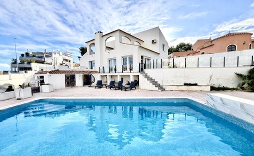 Villa in Orihuela, Valencian Community, Spain 1
