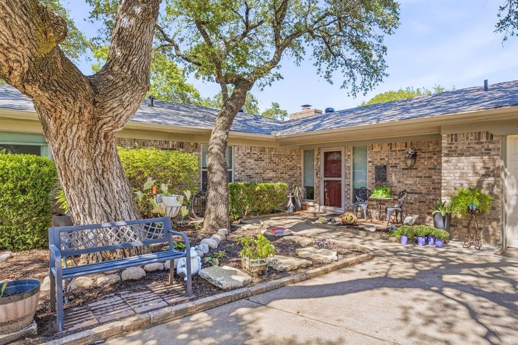 House in Granbury, Texas, United States 2 - 19046549