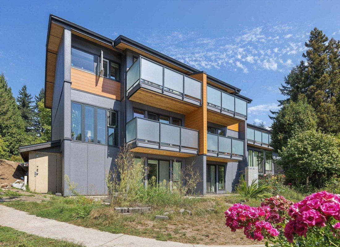 Townhouse in North Vancouver, British Columbia, Canada 1 - 19048980