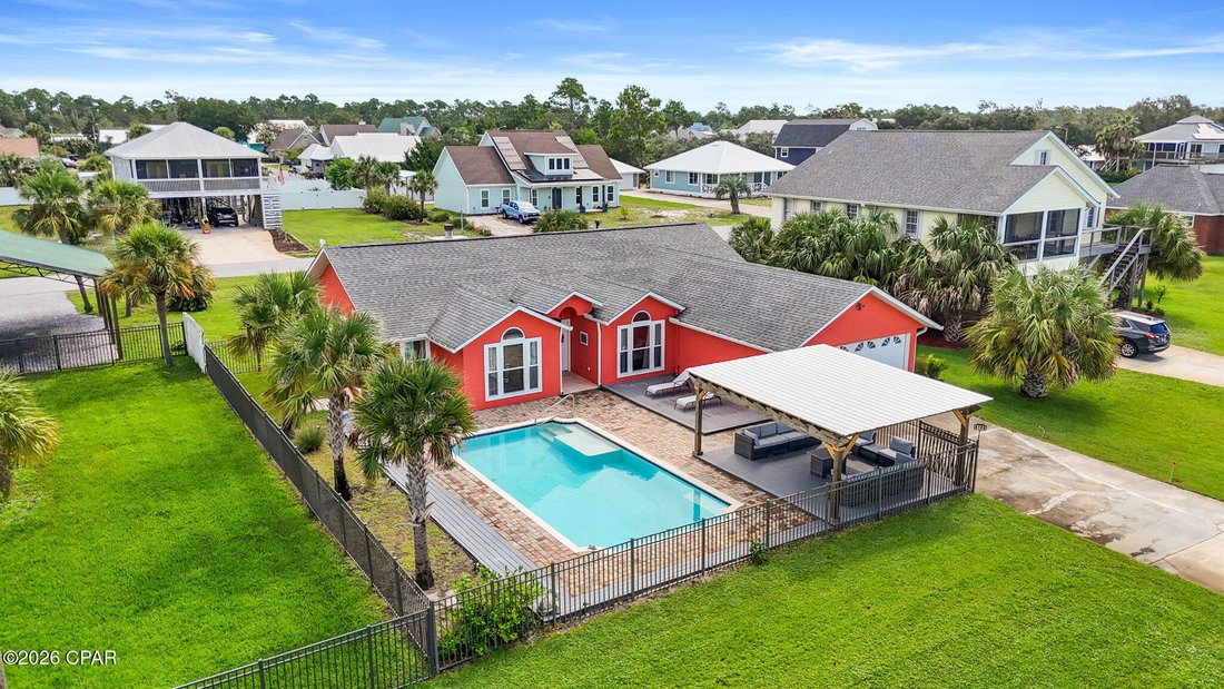 House in Port St. Joe, Florida, United States 1 - 19045585
