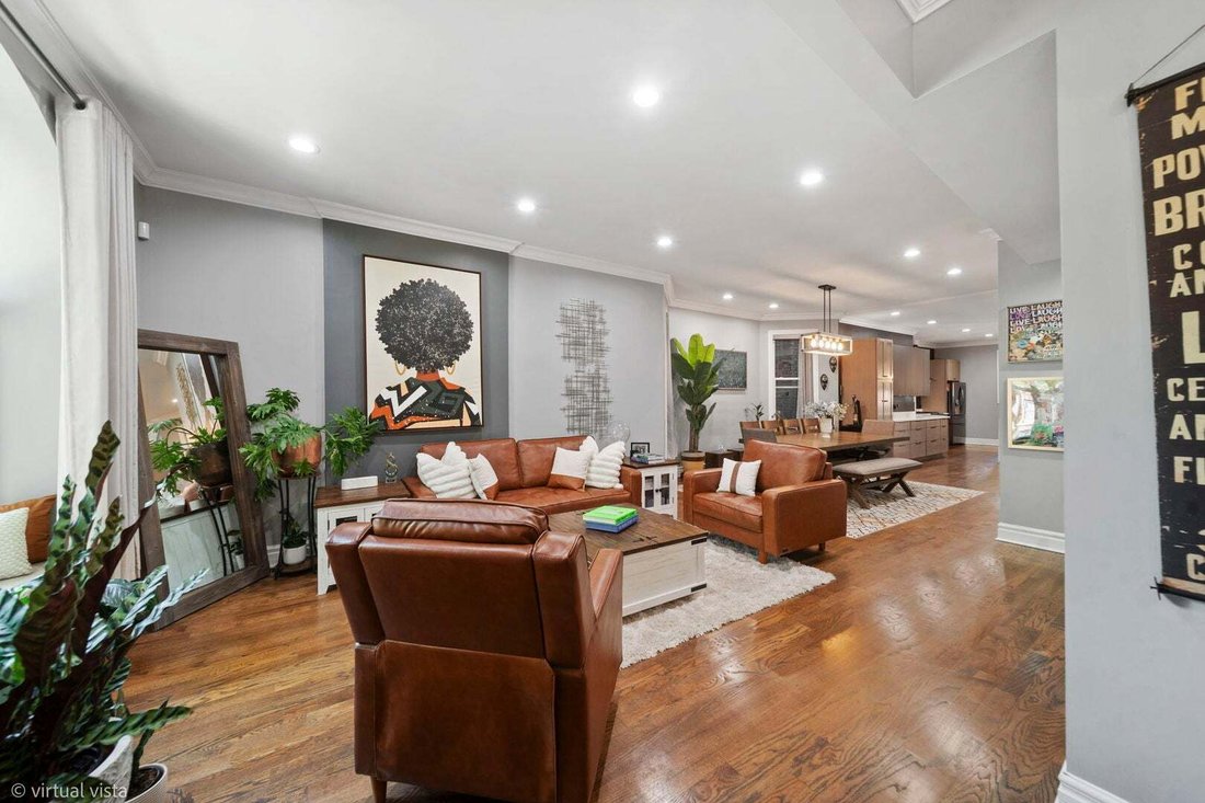 House in Chicago, Illinois, United States 4 - 19046158