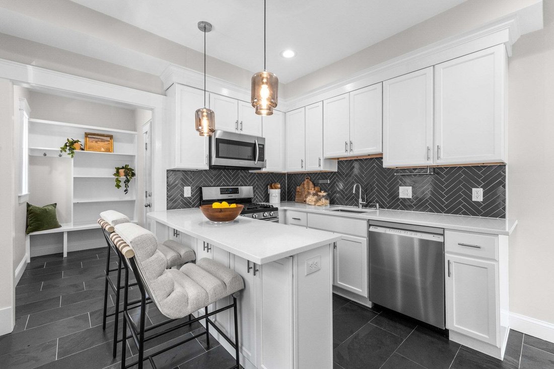 Condo in Boston, Massachusetts, United States 1 - 19048974