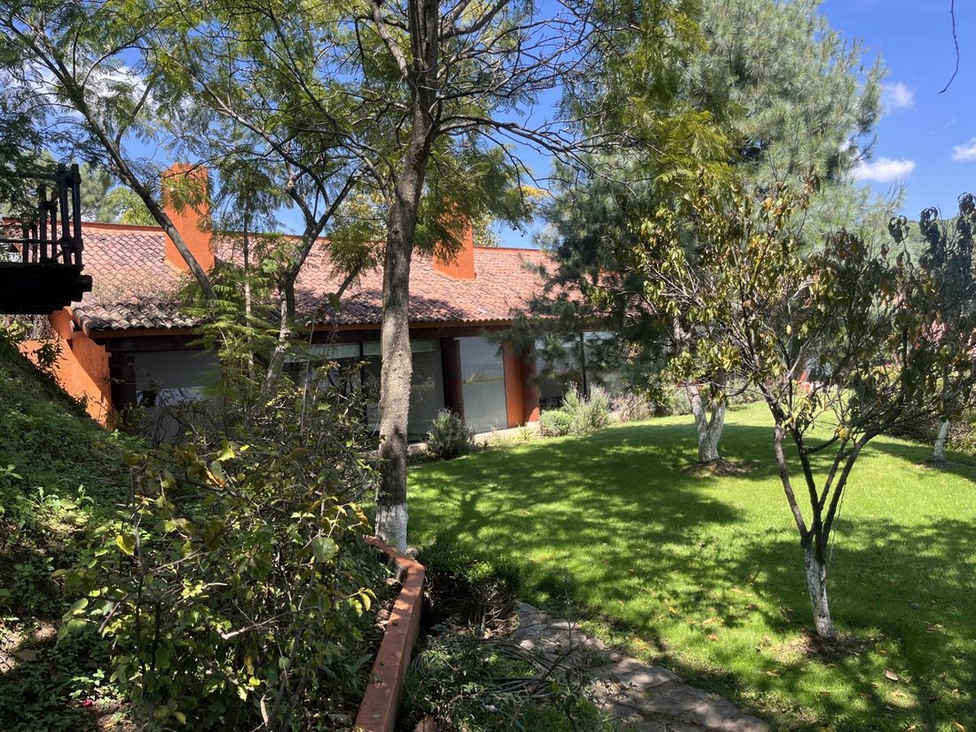 House in Valle de Bravo, State of Mexico, Mexico 3 - 19045116