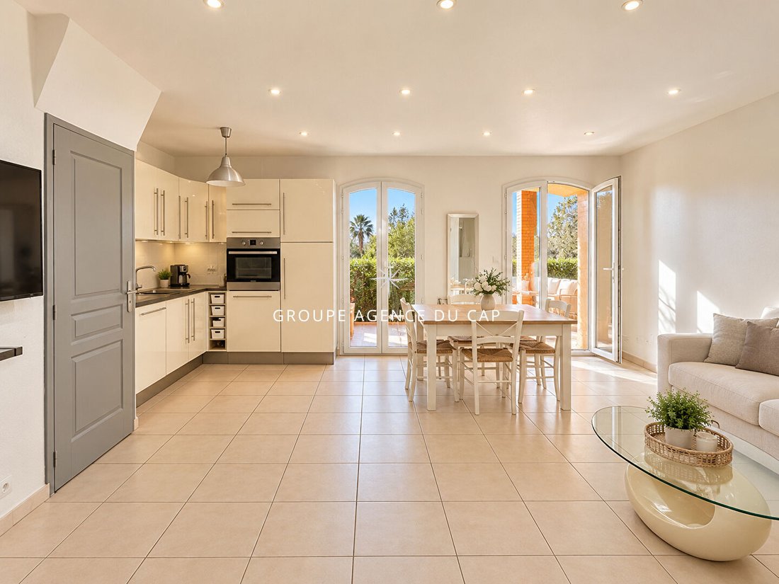 Apartment in Les Issambres, Roquebrune-sur-Argens, France 3 - 19047654