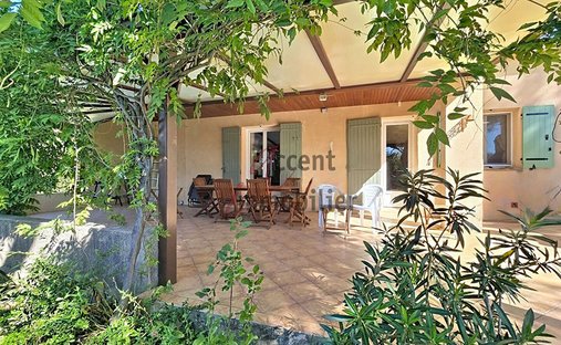 House in Eyragues, Provence-Alpes-Côte d'Azur, France 1
