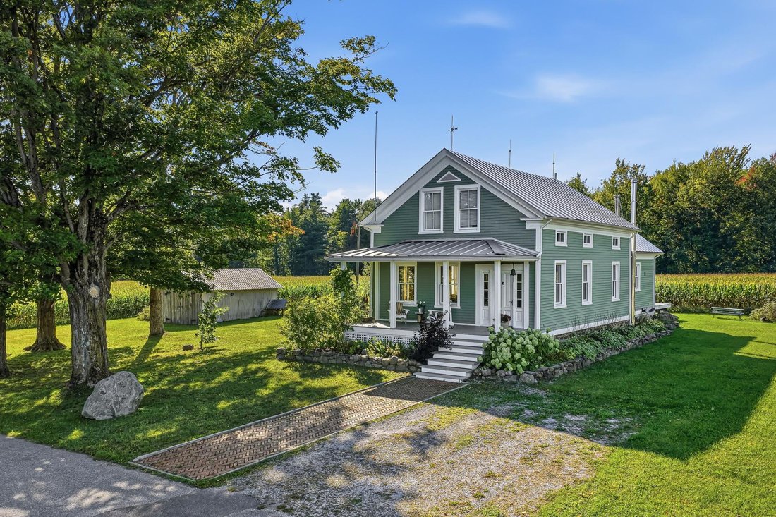Corps de ferme à Saint-Armand, Québec, Canada 2 - 19048950