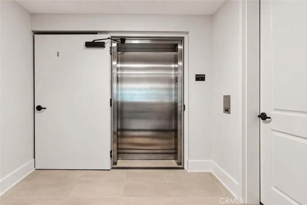 Appartement à Hidden Hills, Californie, États-Unis 3 - 19046440