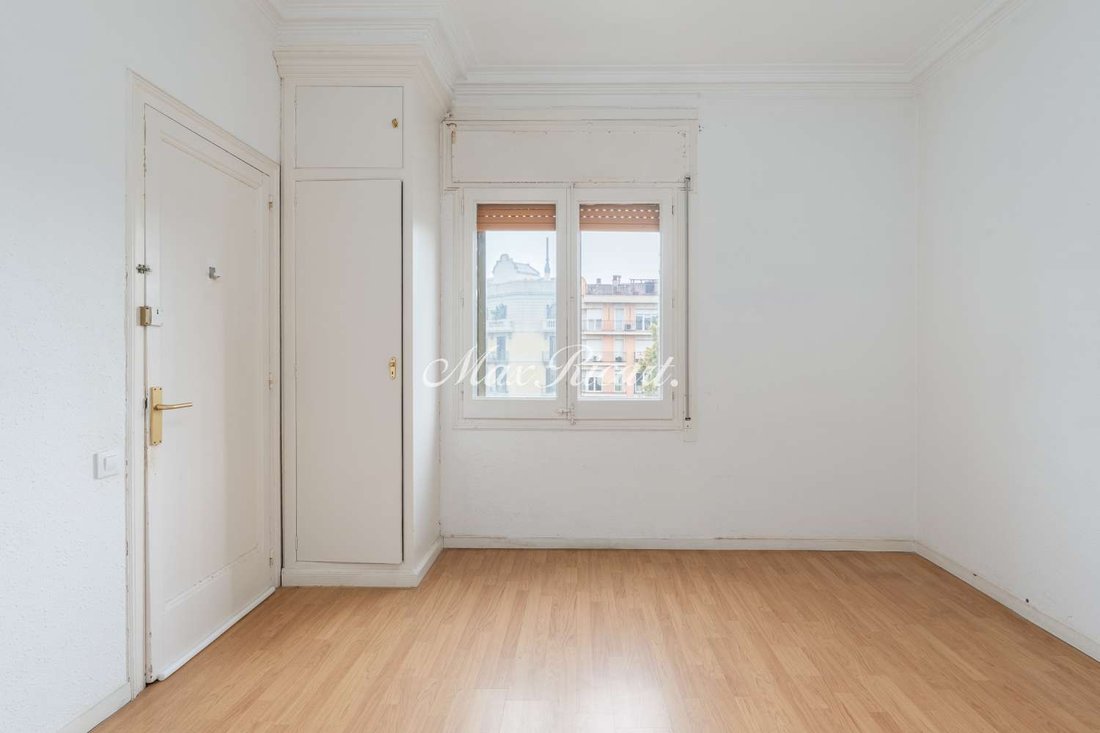 Wohnung in Eixample, Barcelona, Spanien 5 - 19048937