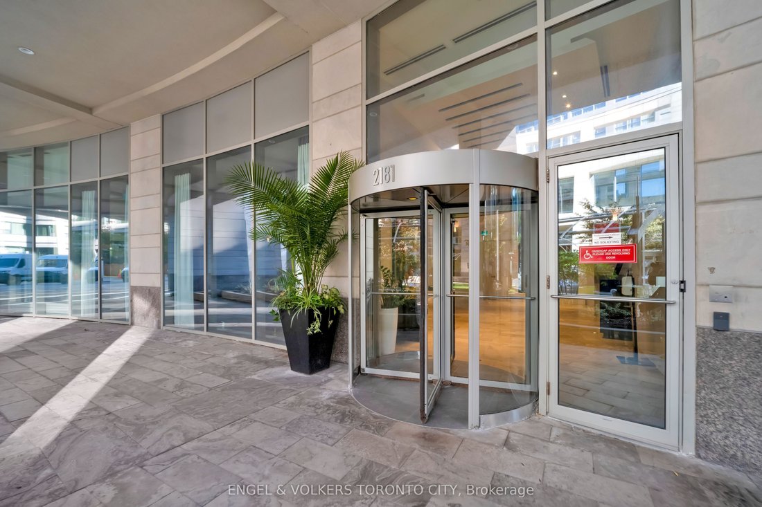 Condo in Toronto, Ontario, Canada 2 - 19048952