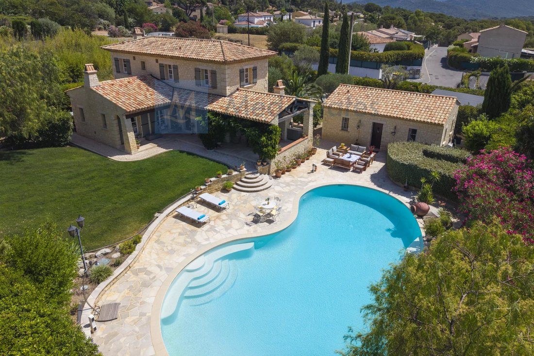House in Le Plan-de-la-Tour, Provence-Alpes-Côte d'Azur, France 2 - 19049004