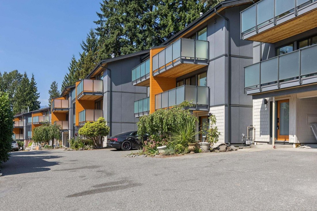 Townhouse in North Vancouver, British Columbia, Canada 4 - 19048980