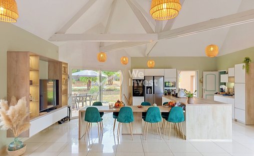 House in Rouillon, Pays de la Loire, France 1