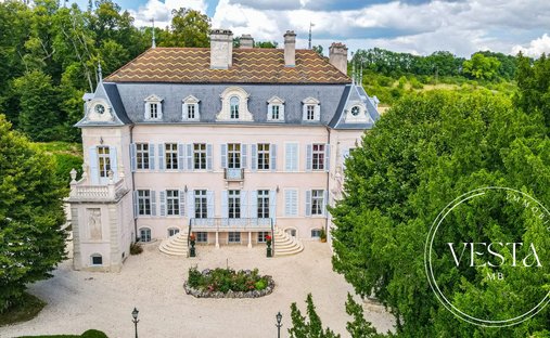 Castello a Gemeaux, Borgogna-Franca Contea, Francia 1