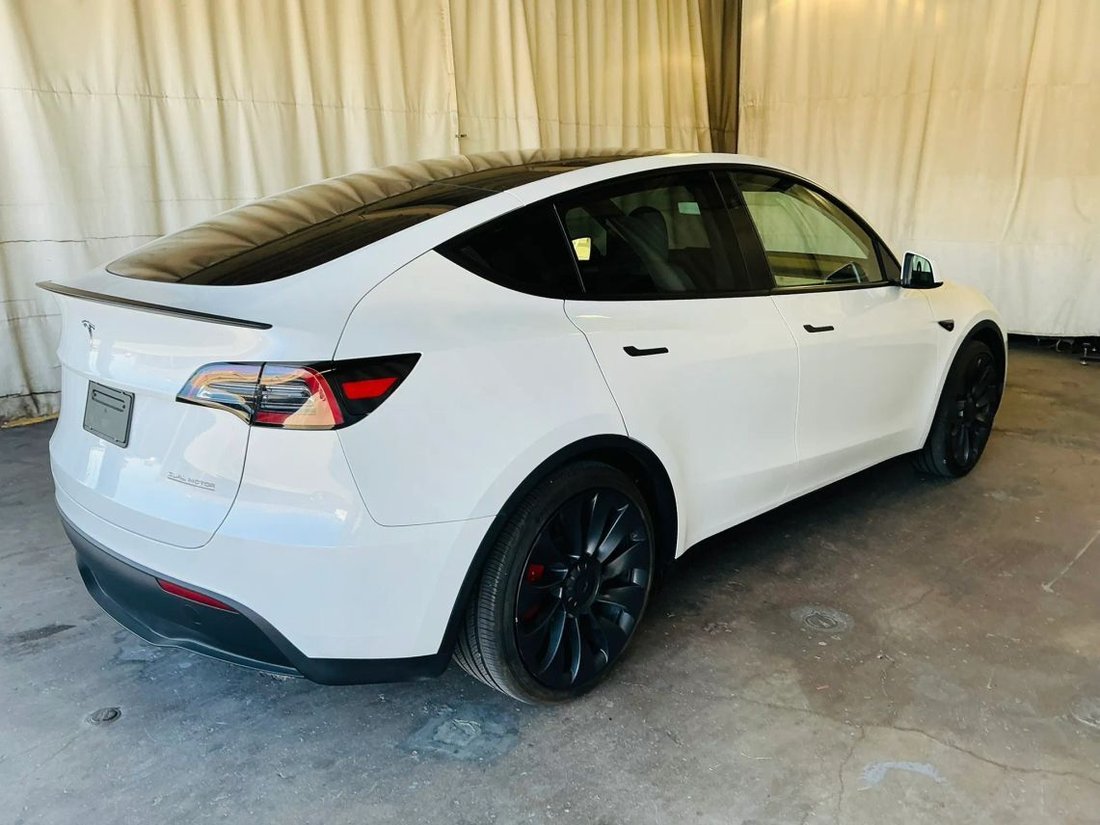 Suv in Las Vegas, NV, United States 3 - 19047341