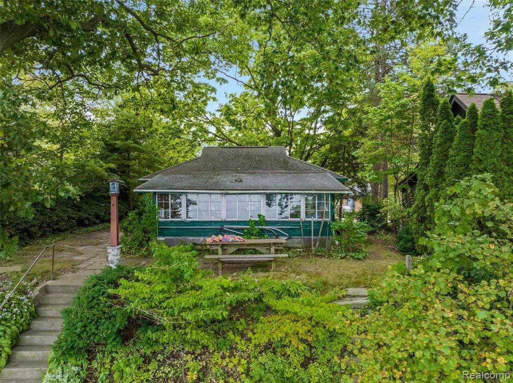 House in Pontiac, Michigan, United States 3 - 19046606
