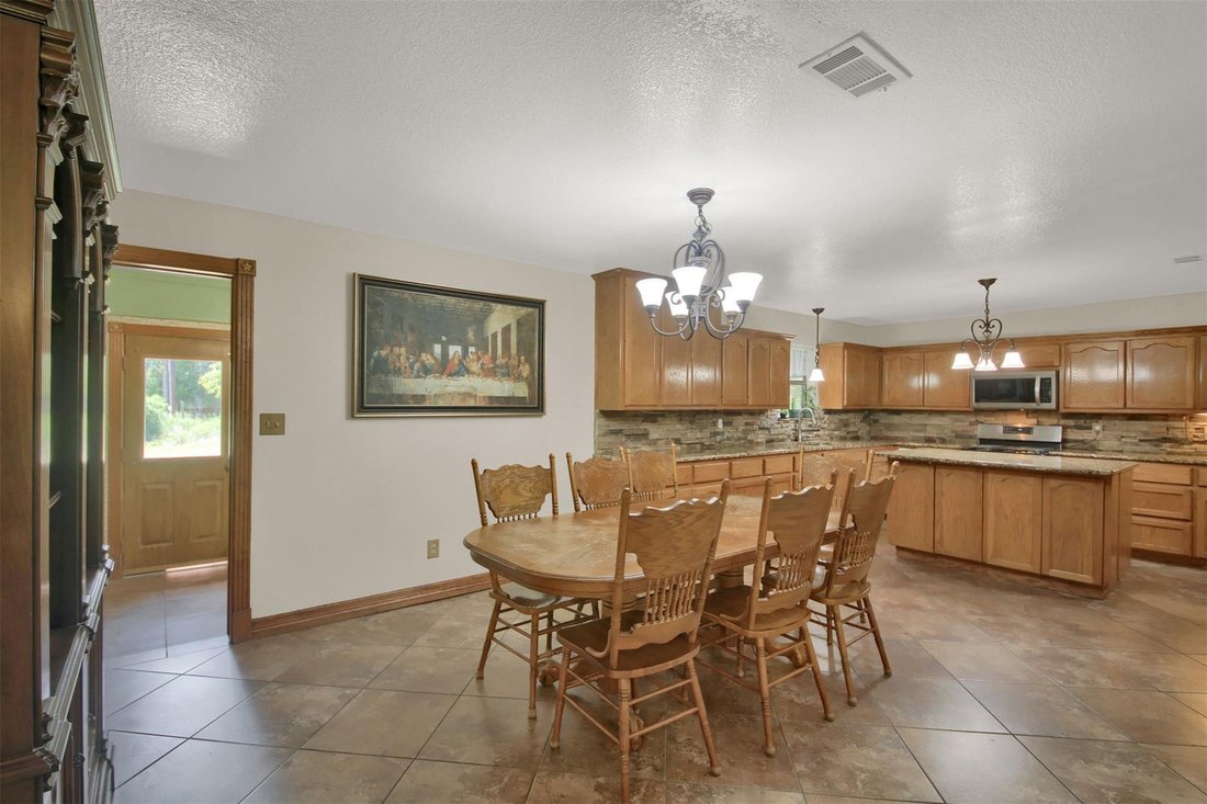 House in Elgin, Texas, United States 5 - 19045977