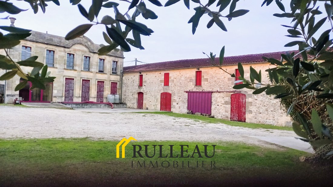 Estate in Berson, Nouvelle-Aquitaine, France 1 - 19047001