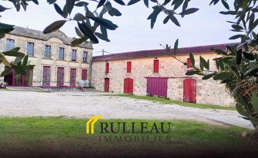 Estate in Berson, Nouvelle-Aquitaine, France 1