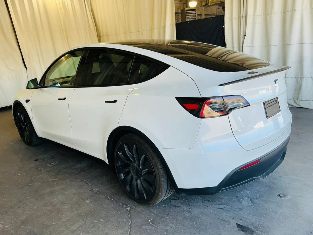 Suv in Las Vegas, NV, United States 4 - 19047341