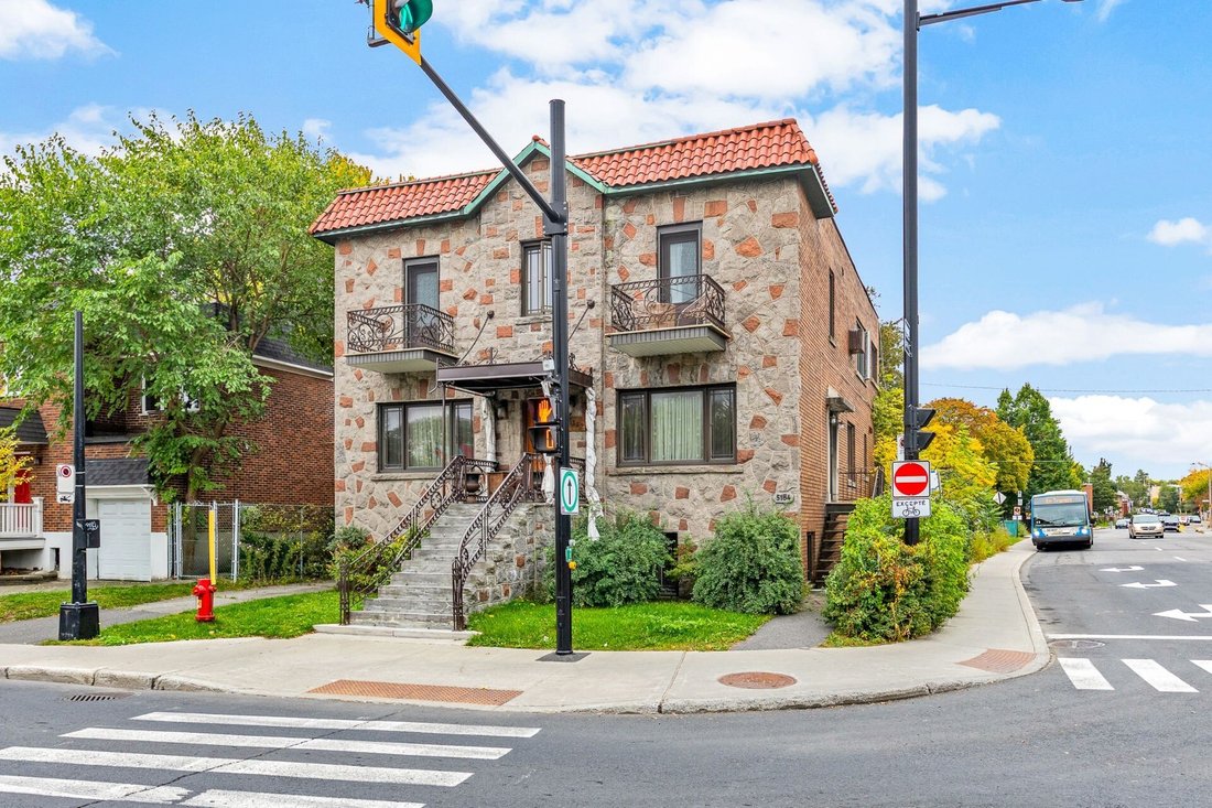 House in Montréal, Quebec, Canada 2 - 19047903