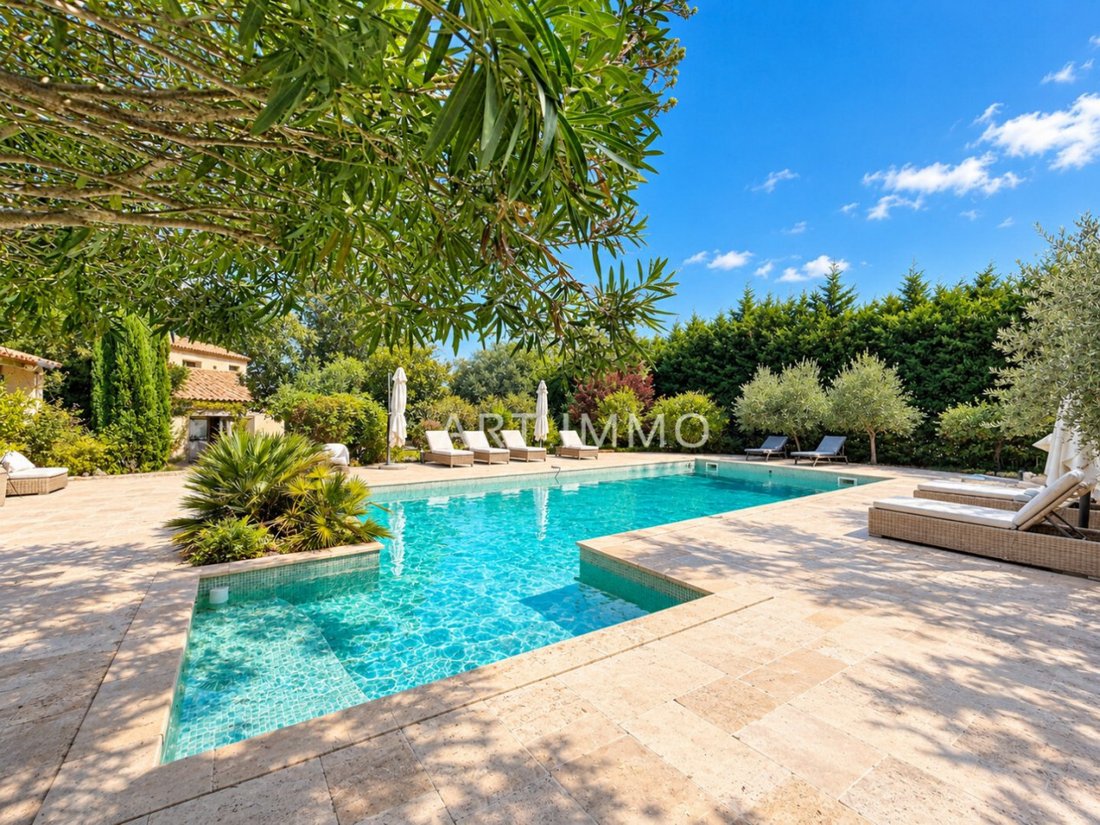 Casa en Maubec, Provenza-Alpes-Costa Azul, Francia 2 - 19046711