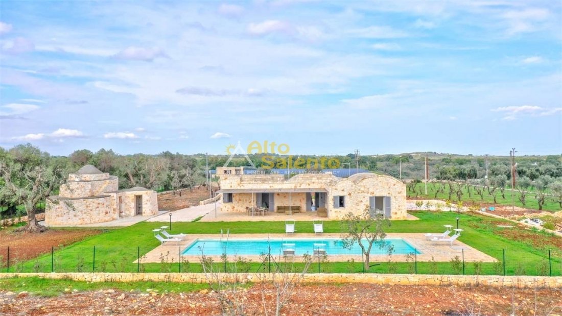 Villa in Ostuni, Apulia, Italy 2 - 19045920