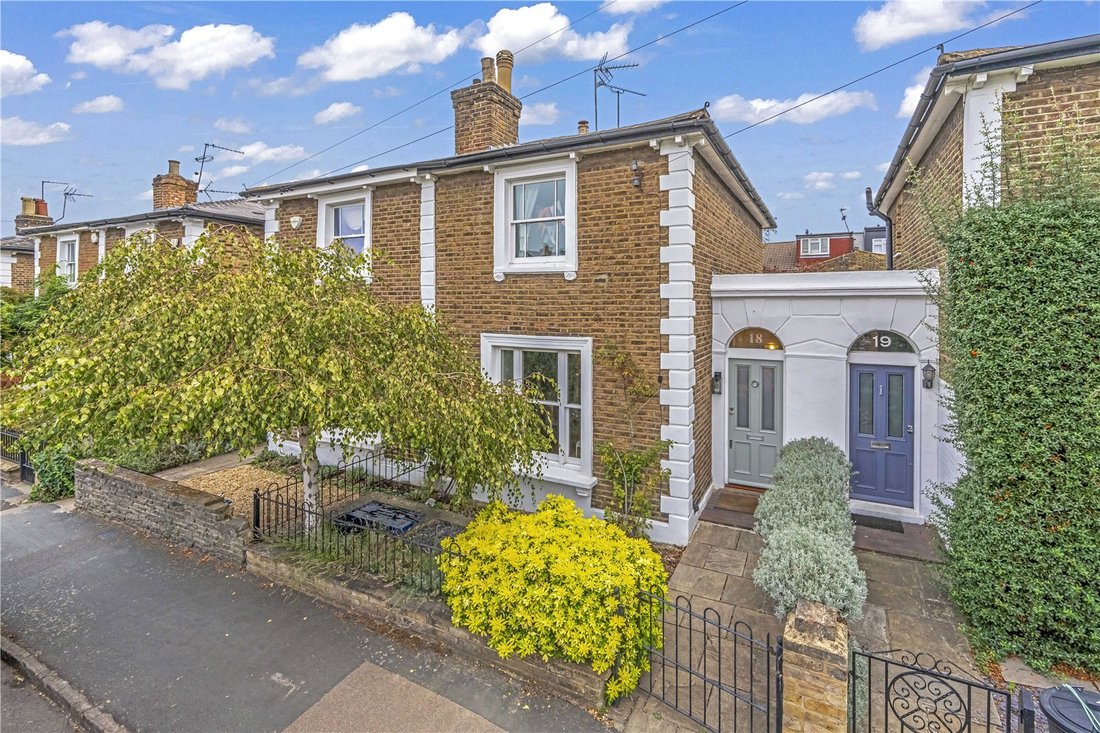 House in Richmond Upon Thames, England 1 - 19045695