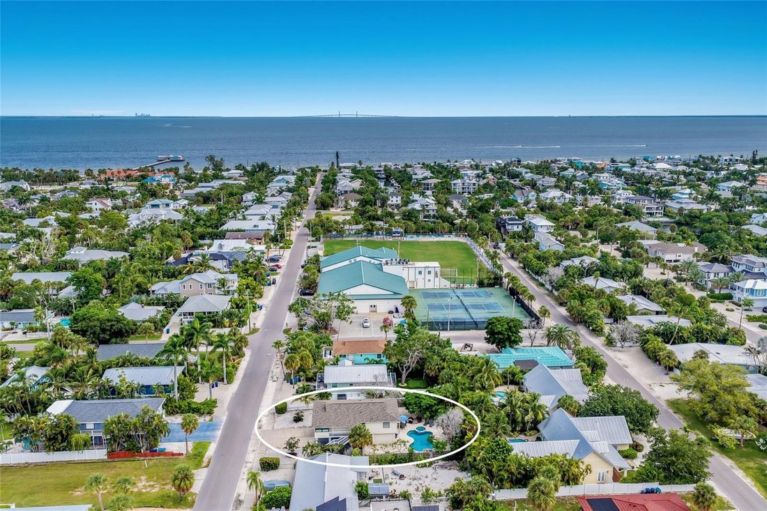 Casa a Bradenton Beach, Florida, Stati Uniti 1 - 19046146