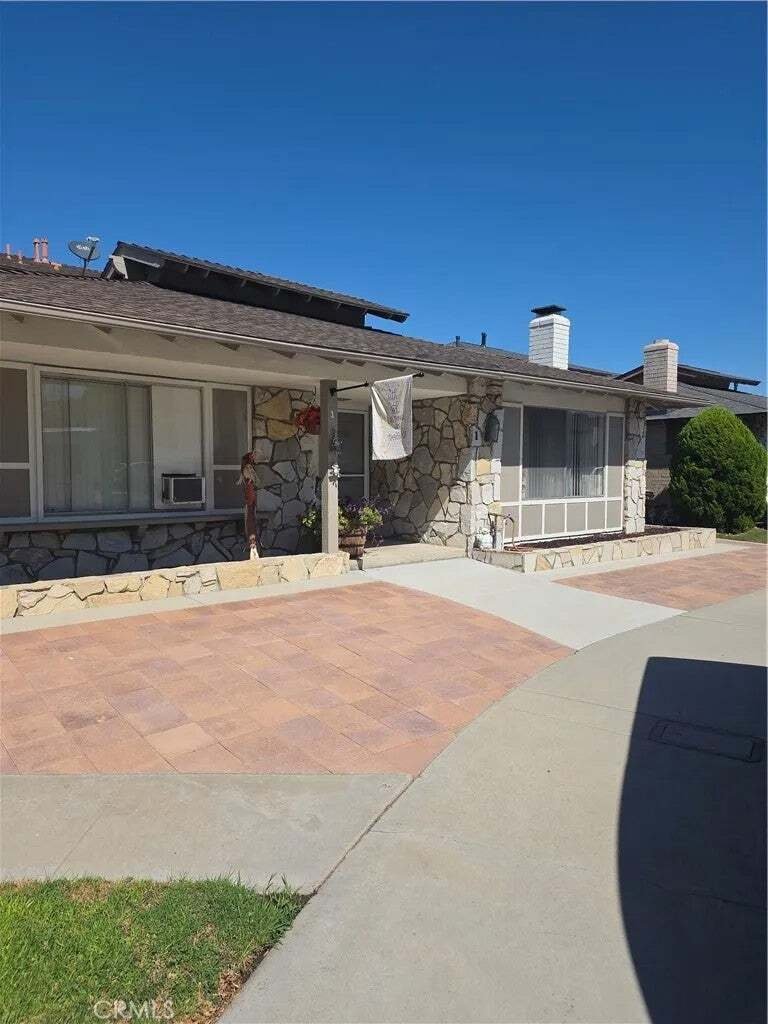 Huntington Beach, California, United States 3 - 19048757