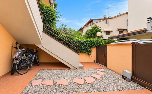 Villa in Centro, Campi Bisenzio, Tuscany 1