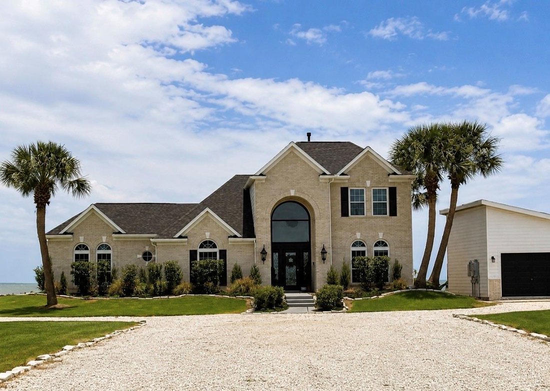 House in Baytown, Texas, United States 1 - 19046671