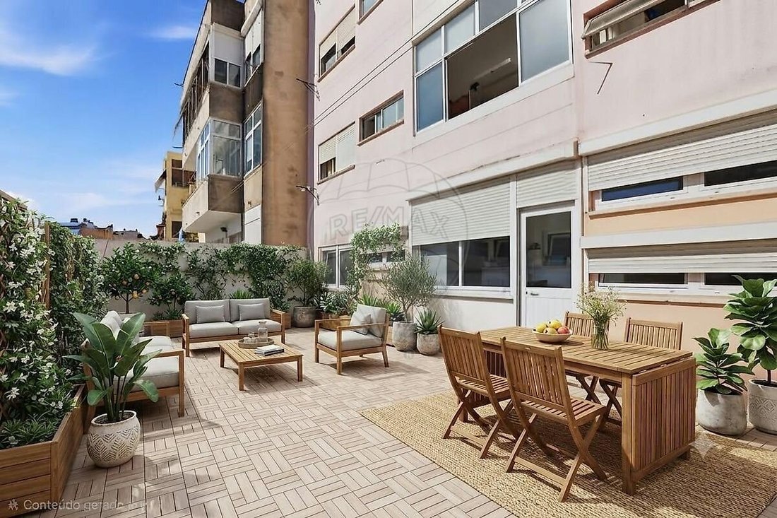 Apartment in Penha de Franca, Lisbon, Portugal 1 - 19048912