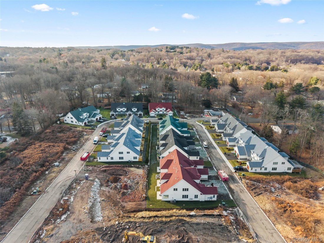 Condo in Spring Valley, New York, United States 4 - 19047549