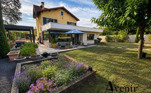Villa in Le Vernay, Caluire-et-Cuire, France 1