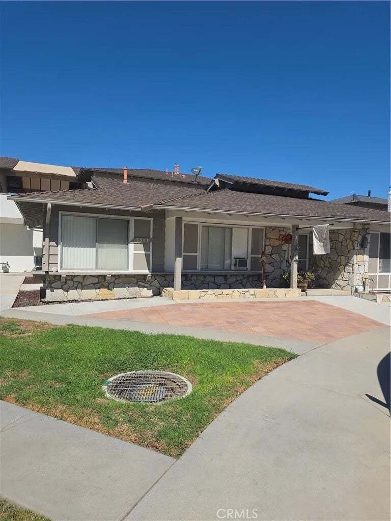 Huntington Beach, California, United States 2 - 19048757